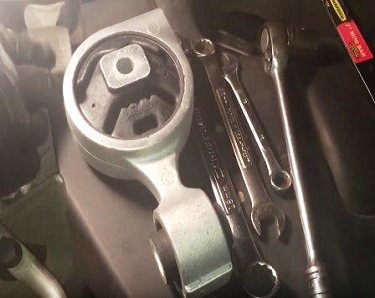 nissan altima motor mounts price